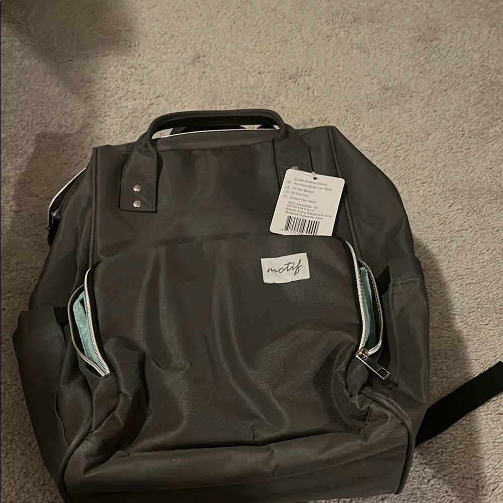 Motif breast pump backpack gray